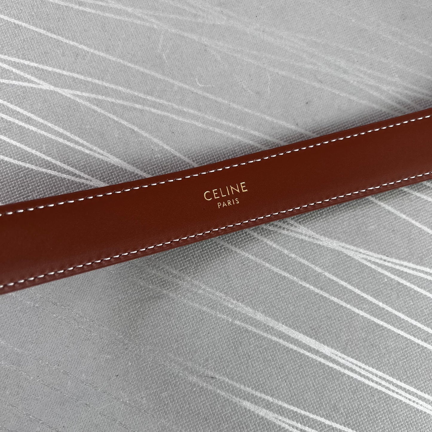 Cinto C piel color camel herraje dorado
