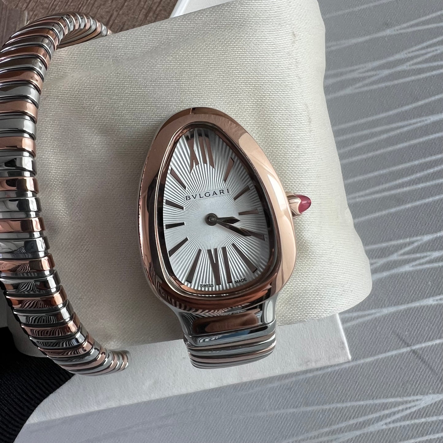 Reloj B brazalete bicolor rosa y plateado