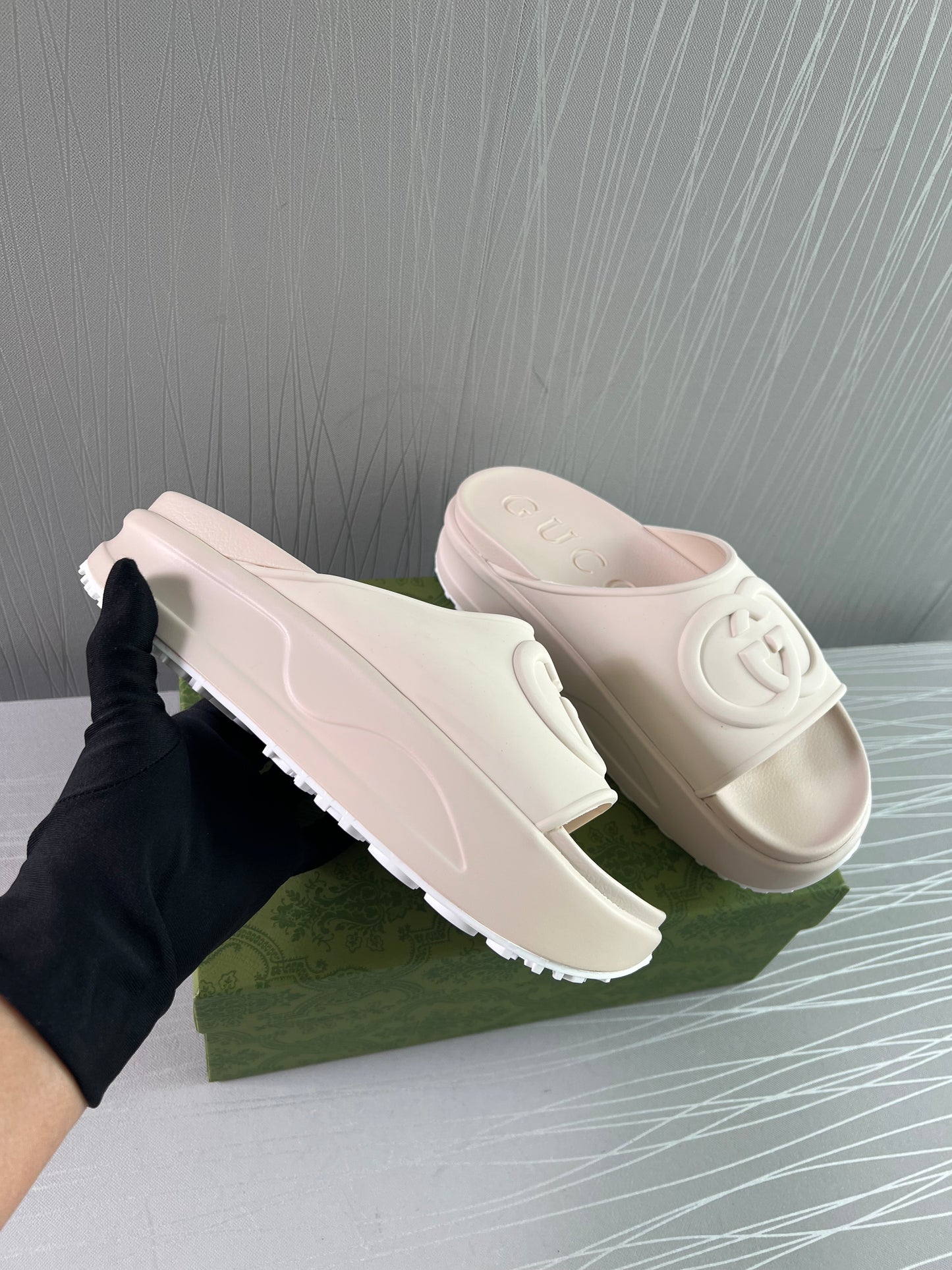 Sandalias G color hueso de hule
