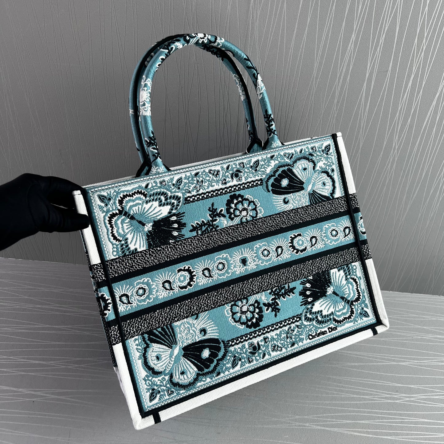 Bolso D Tote tela jacquard bordada color azul