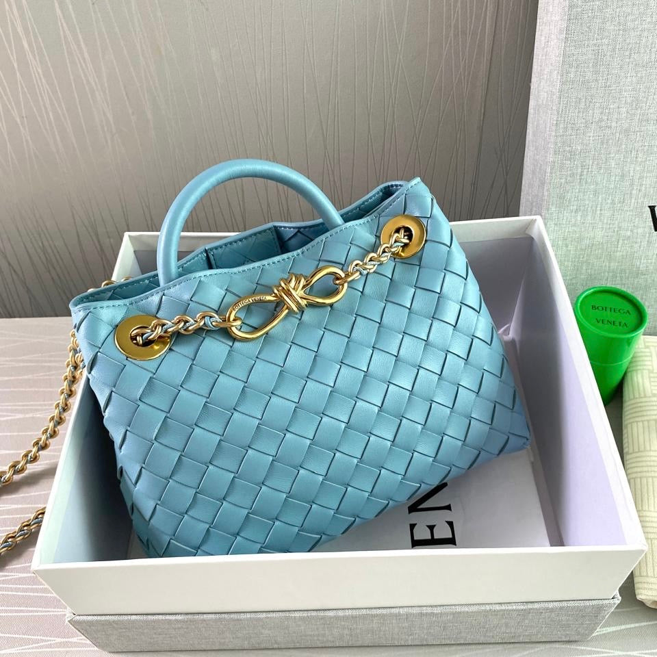 Bolso B A-ndiamo piel color azul con cadena