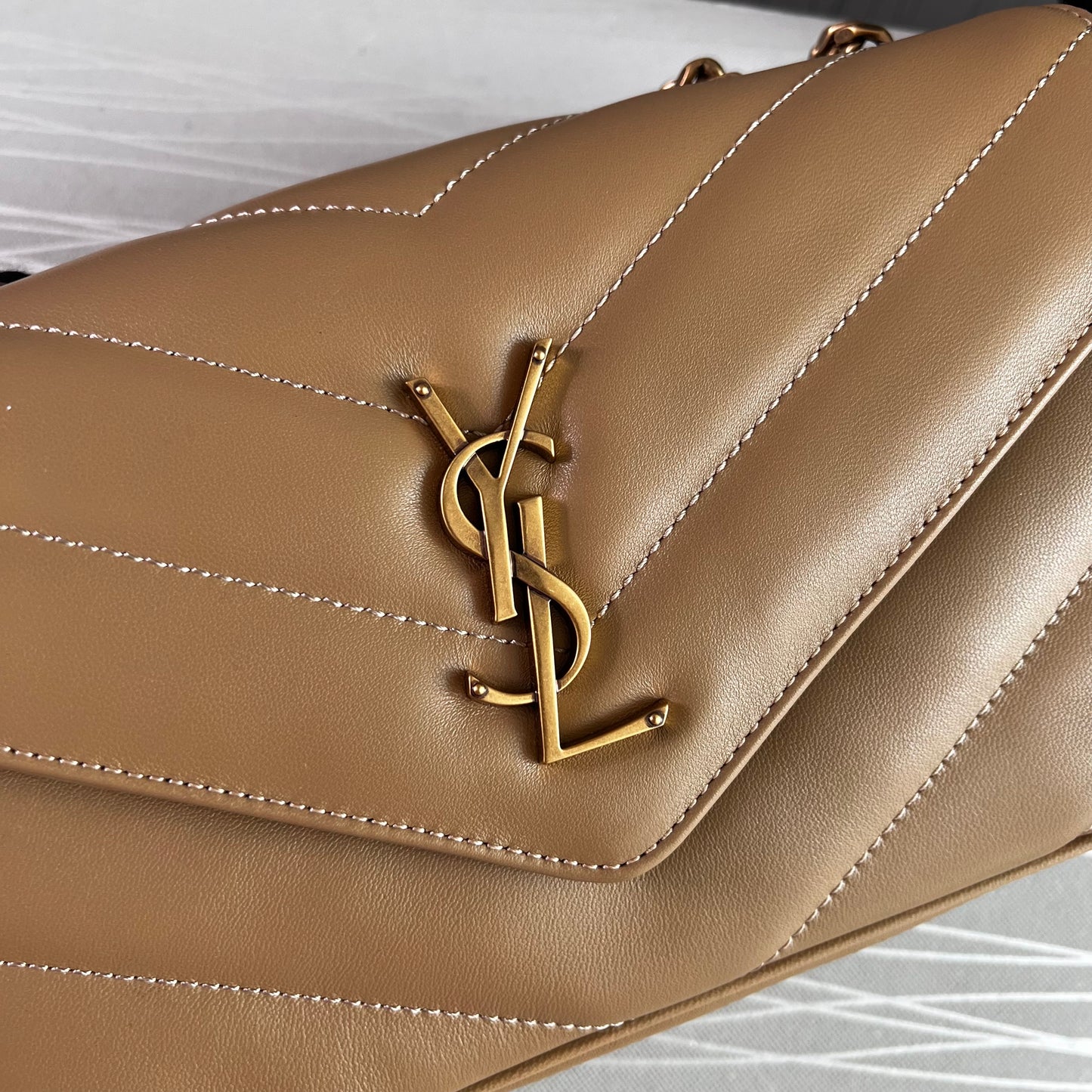 Bolso Y piel acolchada color beige