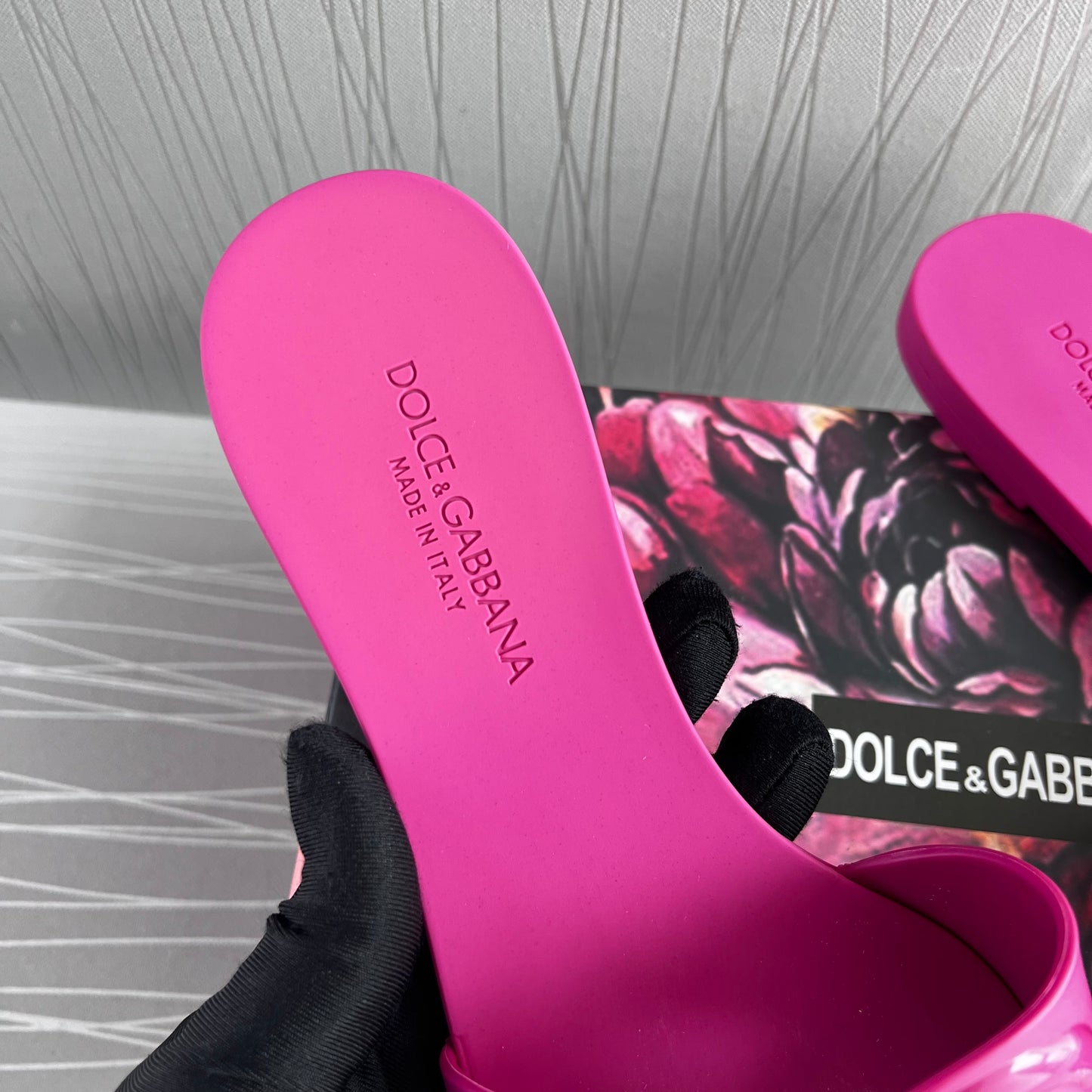 Sandalias D de hule color rosa