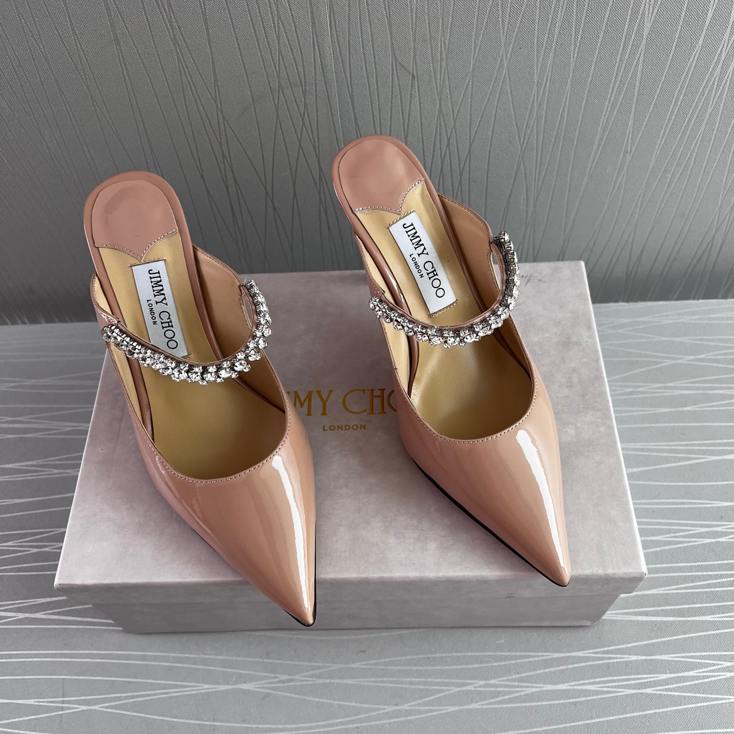 Zapatillas J charol nude