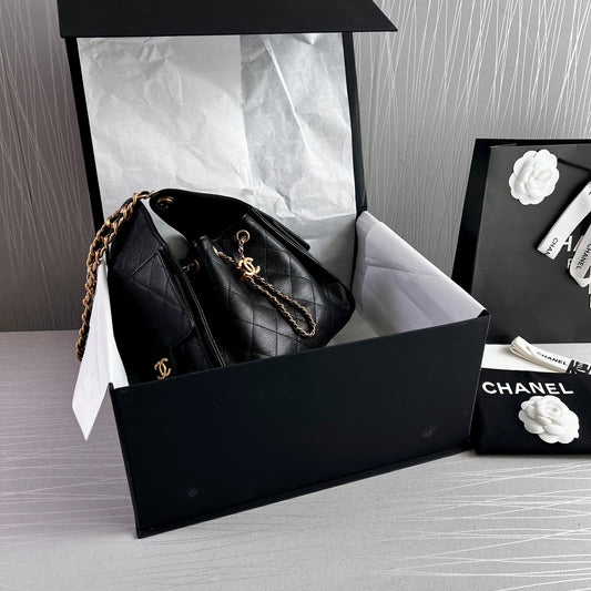 Bolso C 2-5 piel granulada color negro pequeña