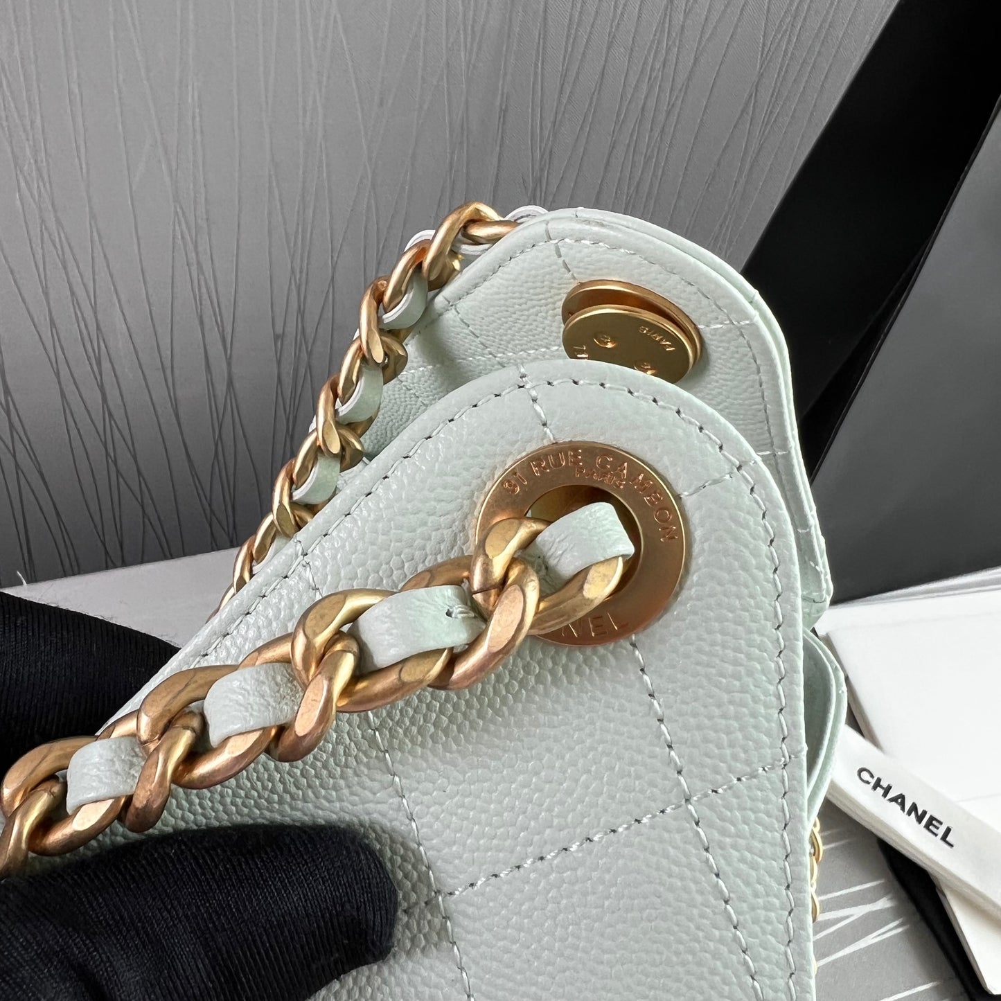 Bolso C 2-5 piel granulada color verde menta pequeña