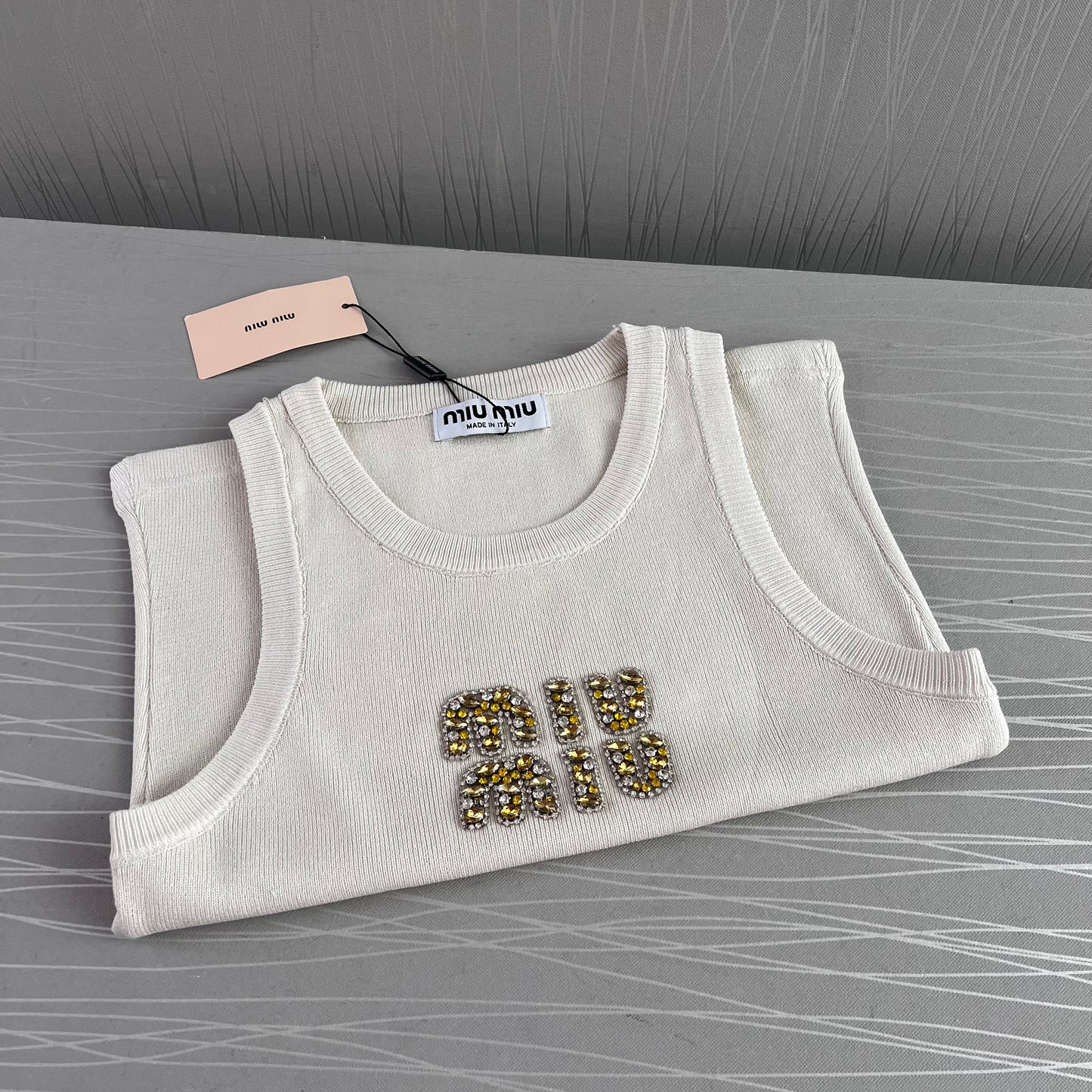 Playera M color beige con bordado