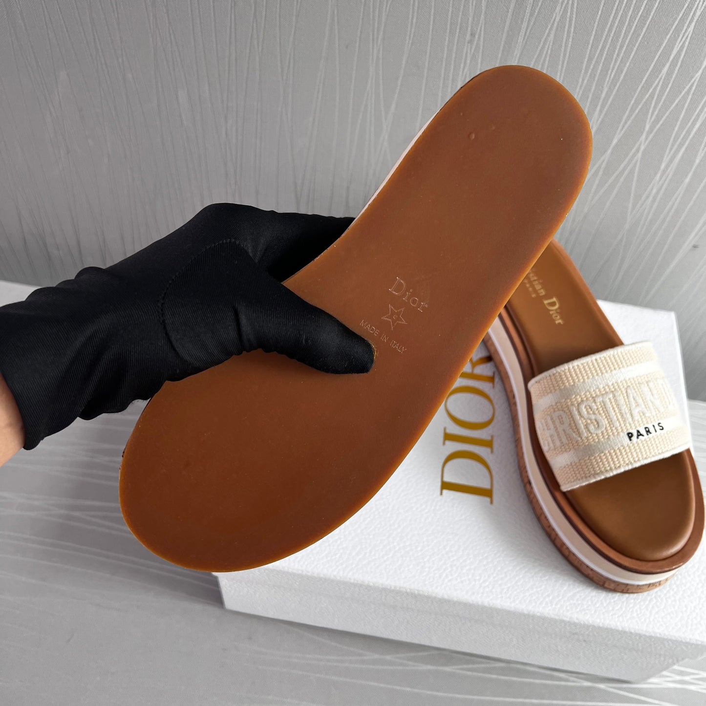 Sandalias D algodón bordada beige natural