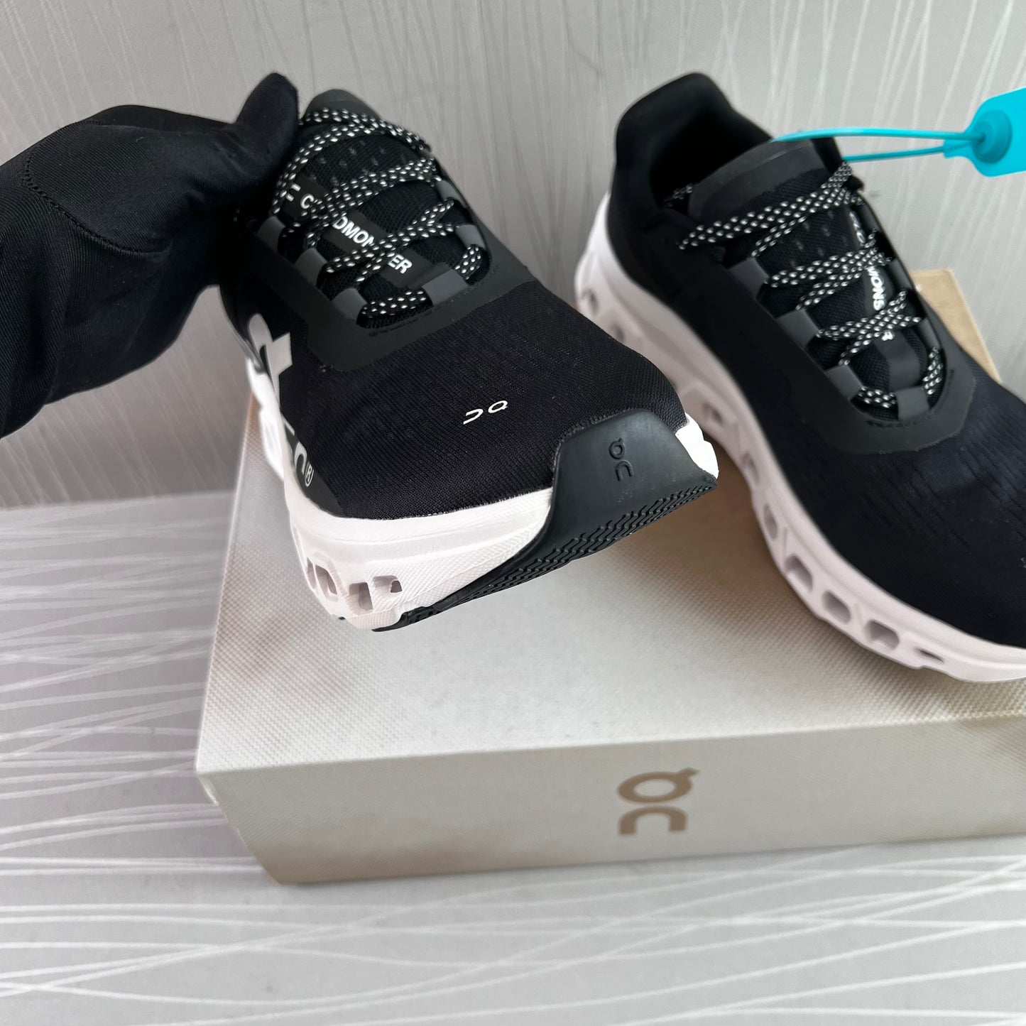 Sneakers O color negro con blanco