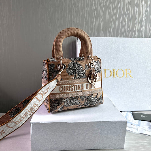 Bolso D D- L-ite color beige algodón bordado