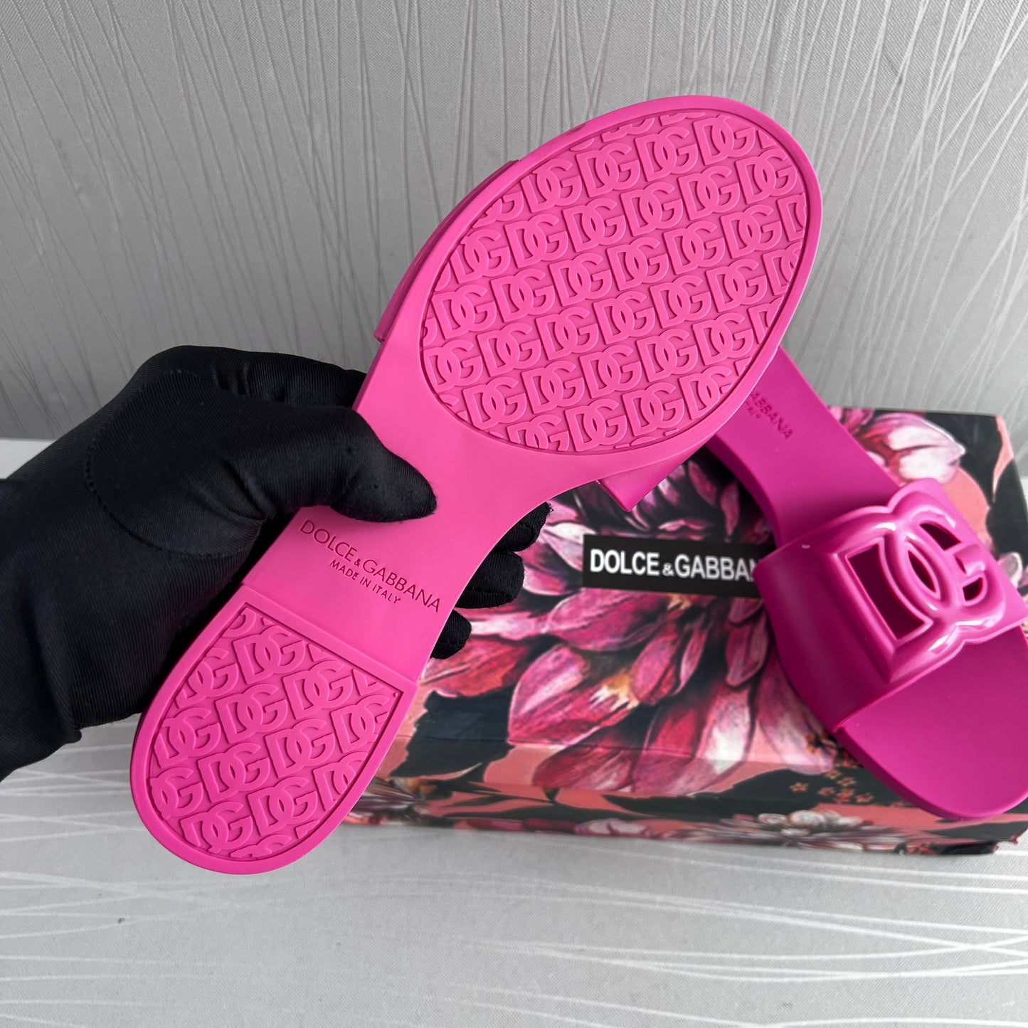 Sandalias D de hule color rosa