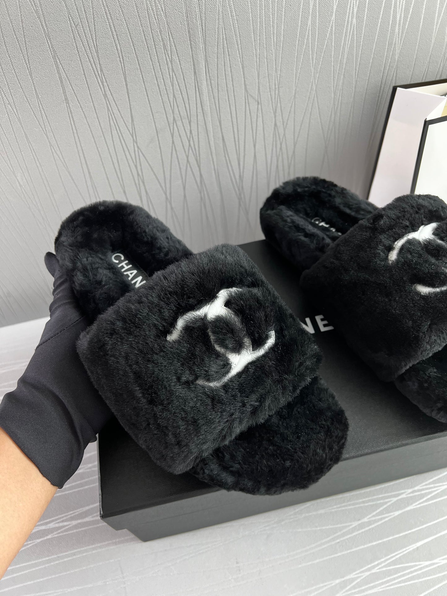 Pantuflas C negras