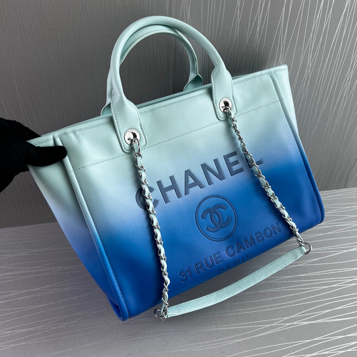 Bolso C Tote color azul bicolor