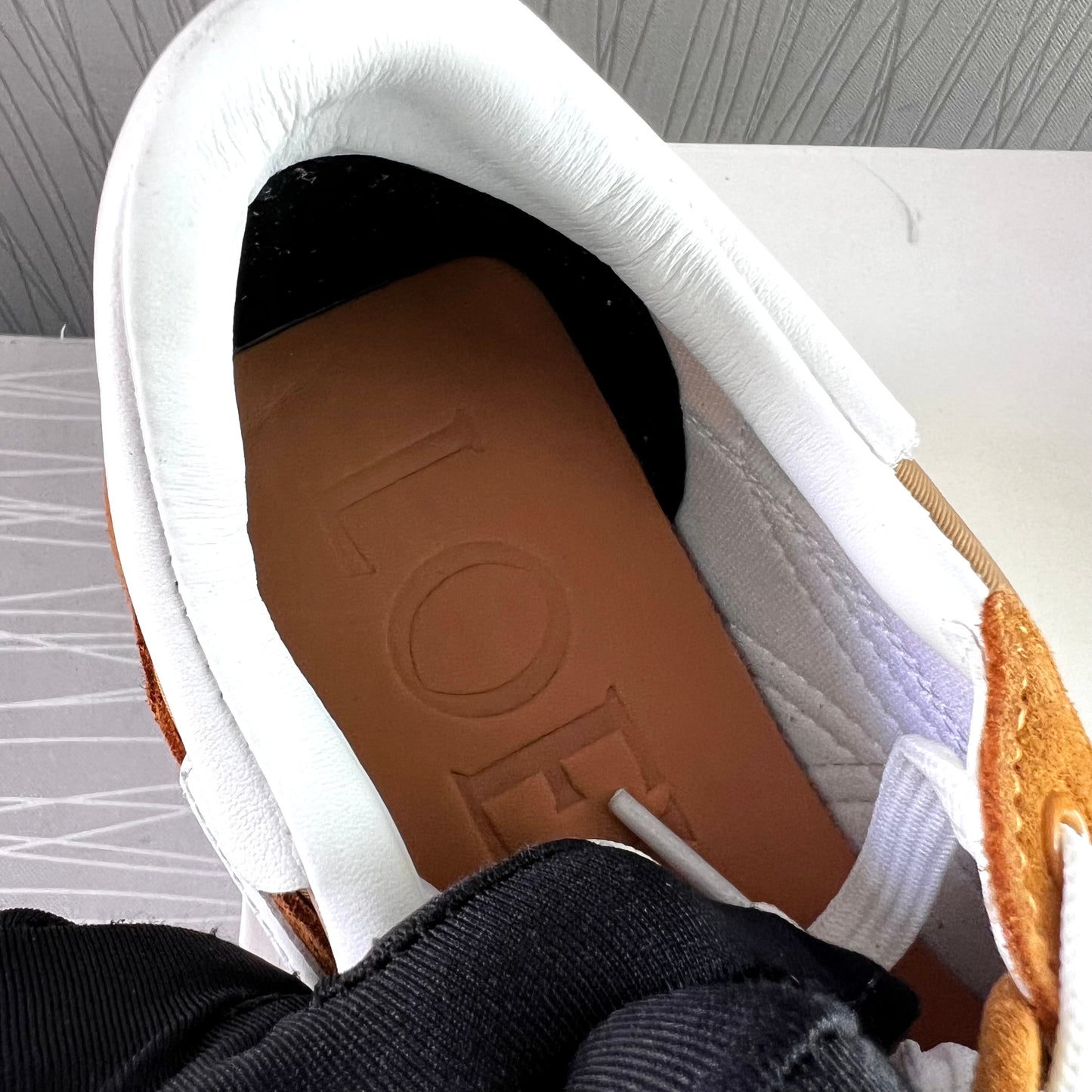 Sneakers L color beige con blanco