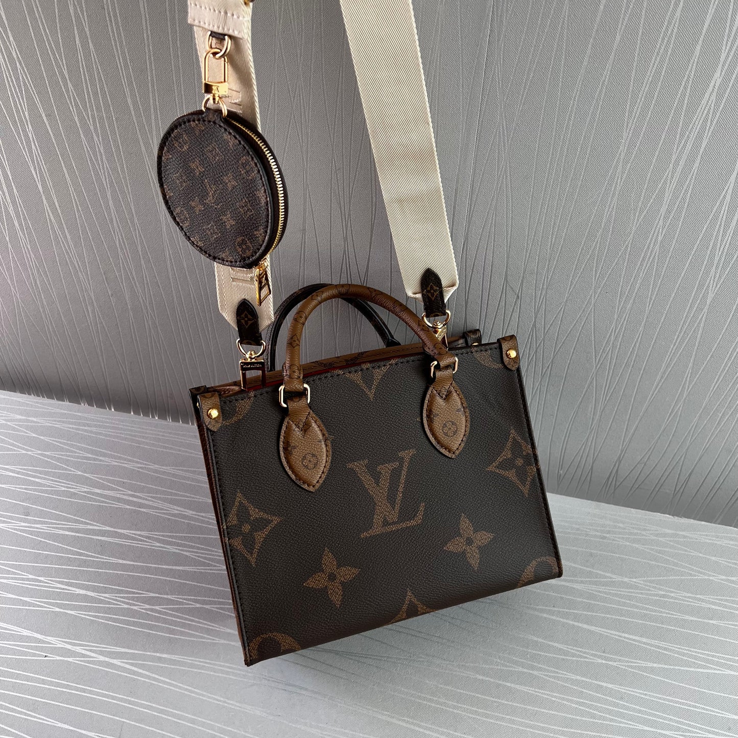 Bolso L canvas color cafe y strap beige