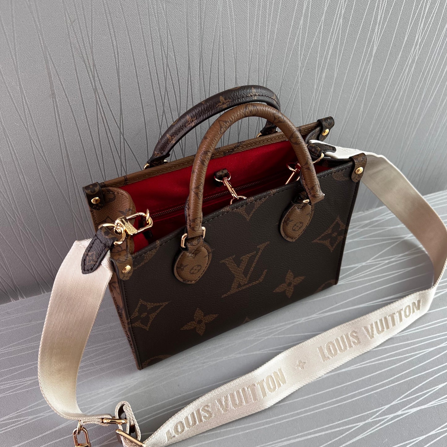 Bolso L canvas color cafe y strap beige