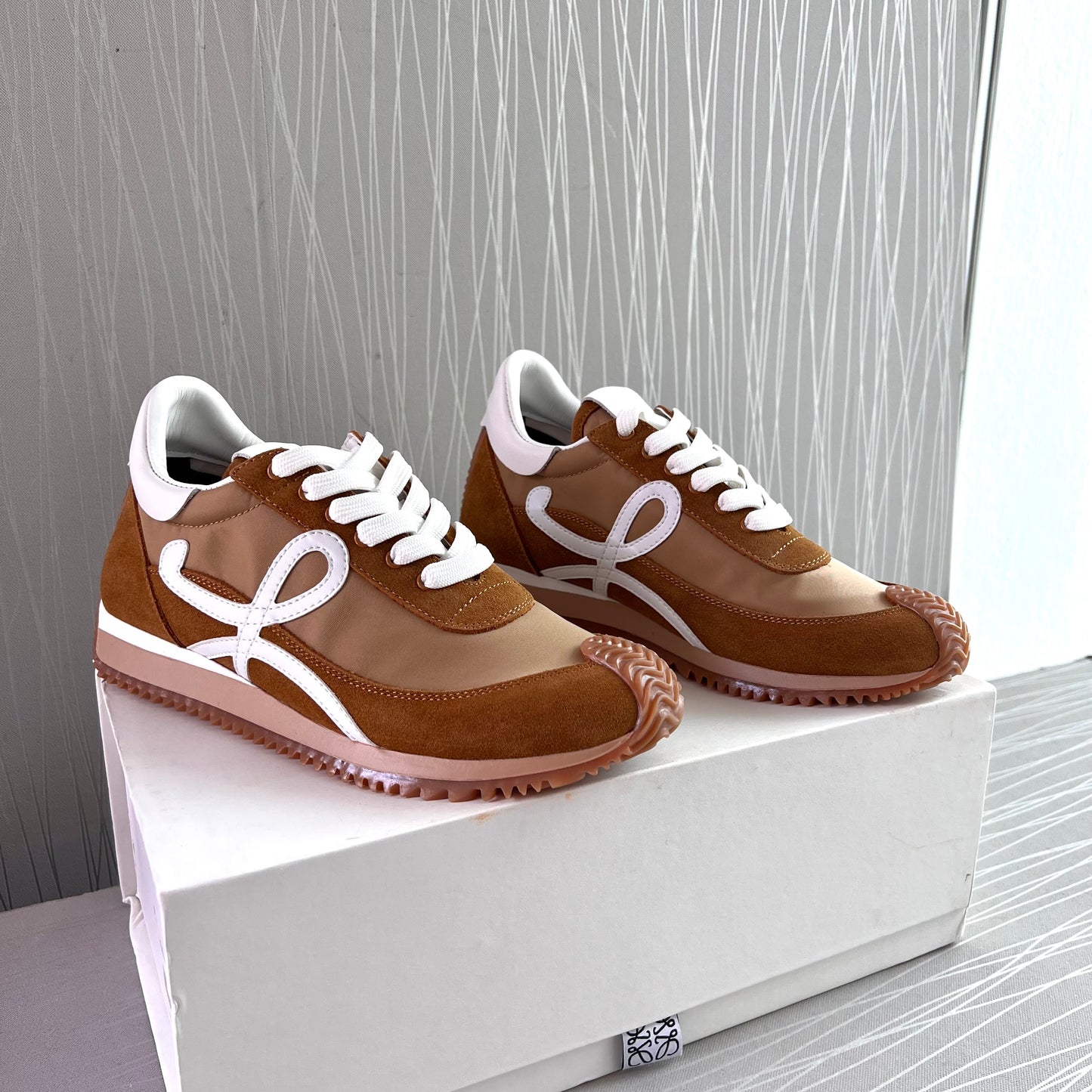 Sneakers L color beige con blanco