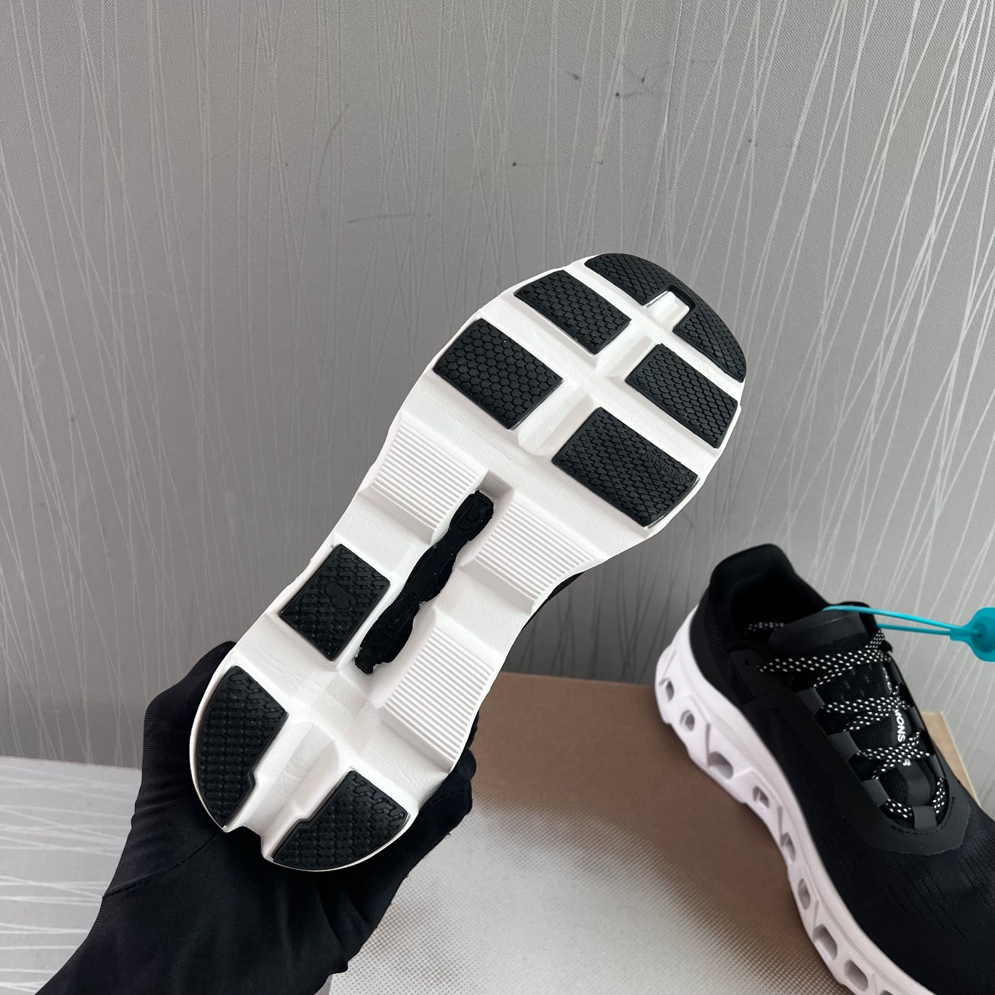 Sneakers O color negro con blanco