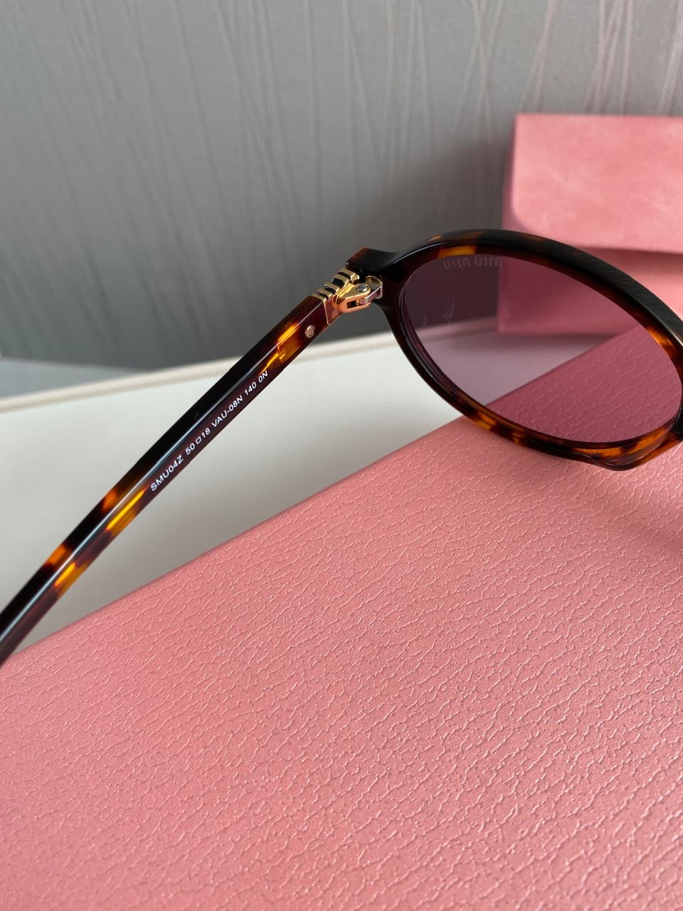 Lentes M en color morado con carey