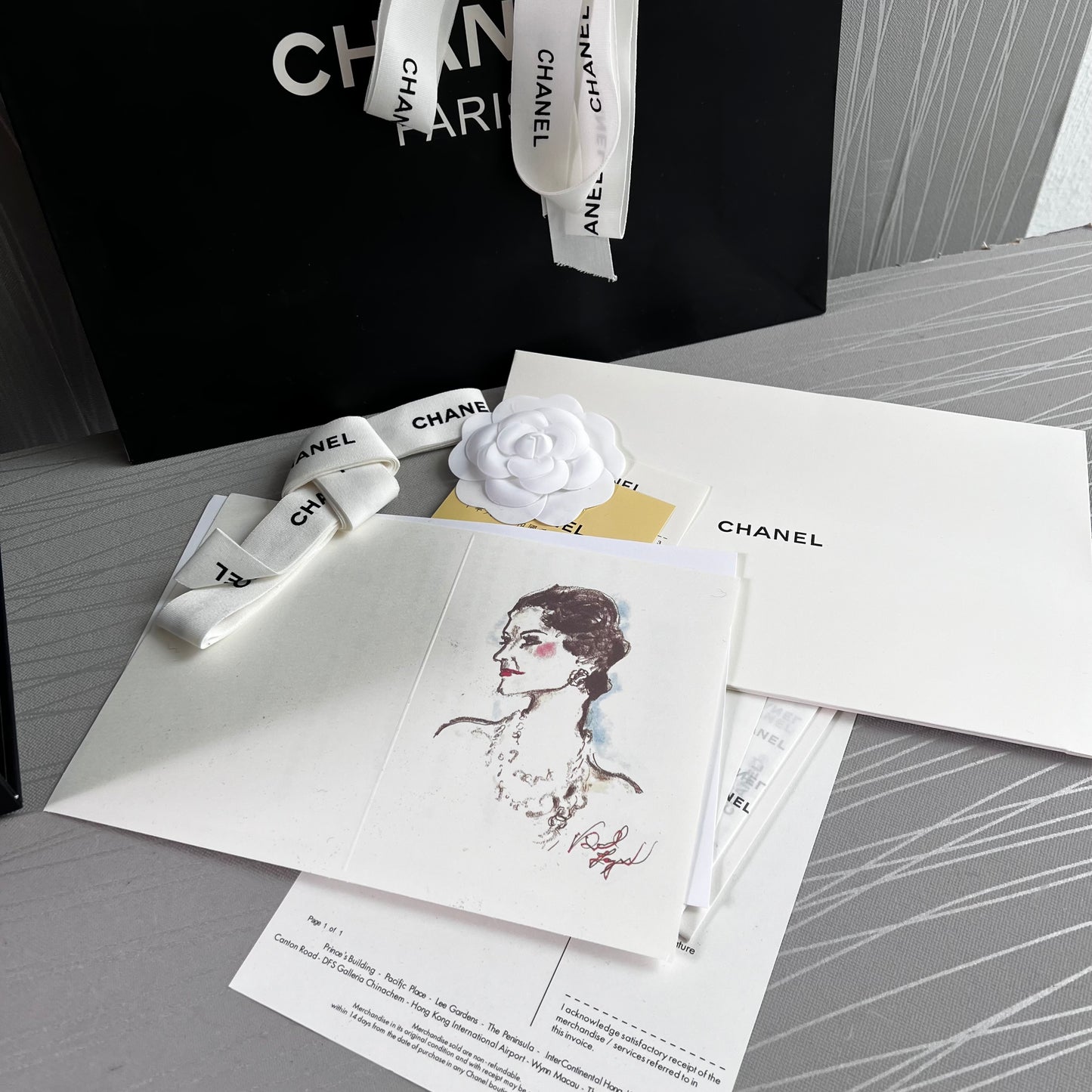 Bolso C piel color negro mini herrajes dorados