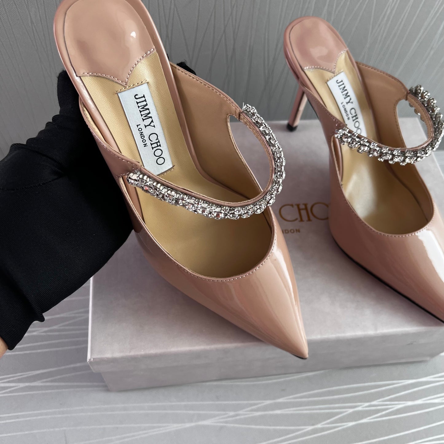 Zapatillas J charol nude