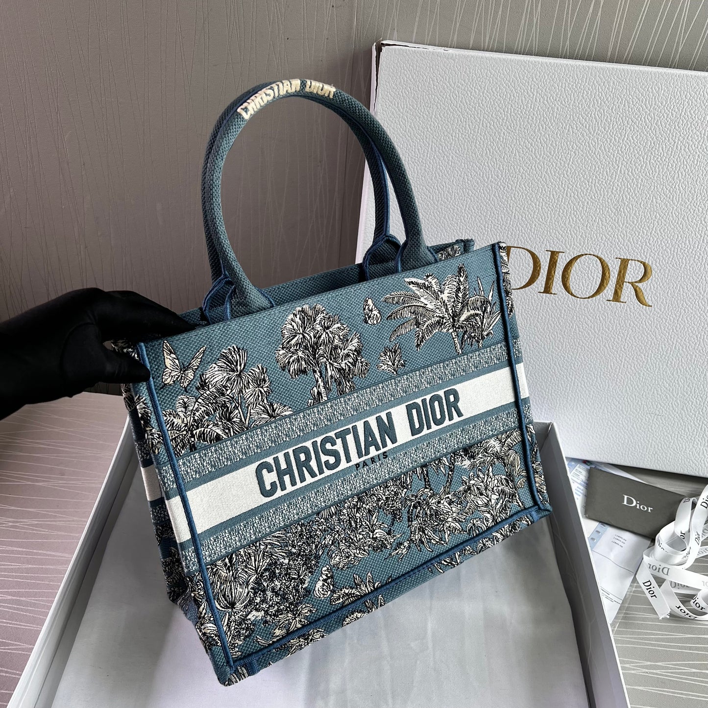 Bolso D Tote color azul con blanco
