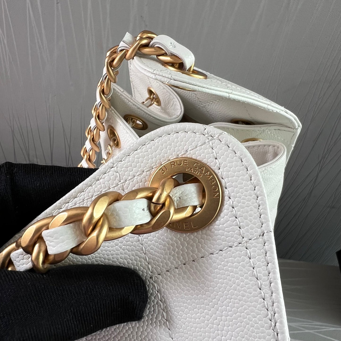 Bolso C hobo piel granulada color blanco