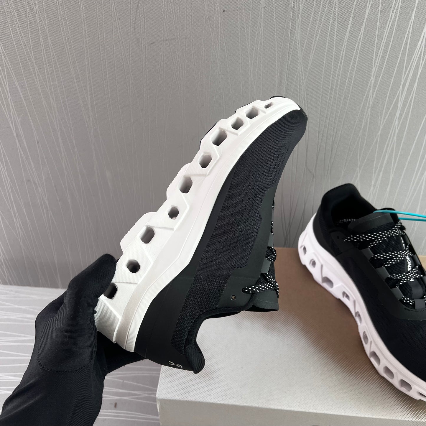 Sneakers O color negro con blanco