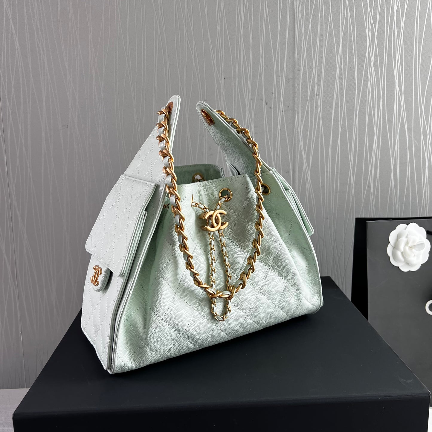 Bolso C 2-5 piel granulada color verde menta pequeña