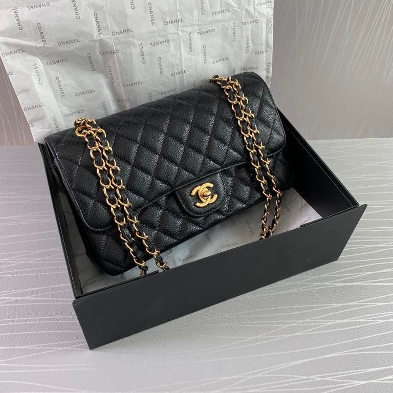 Bolso C C-lassic negro piel caviar herrajes color dorado