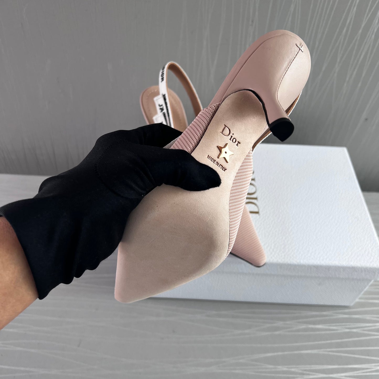 Zapatillas D tela bordada color nude