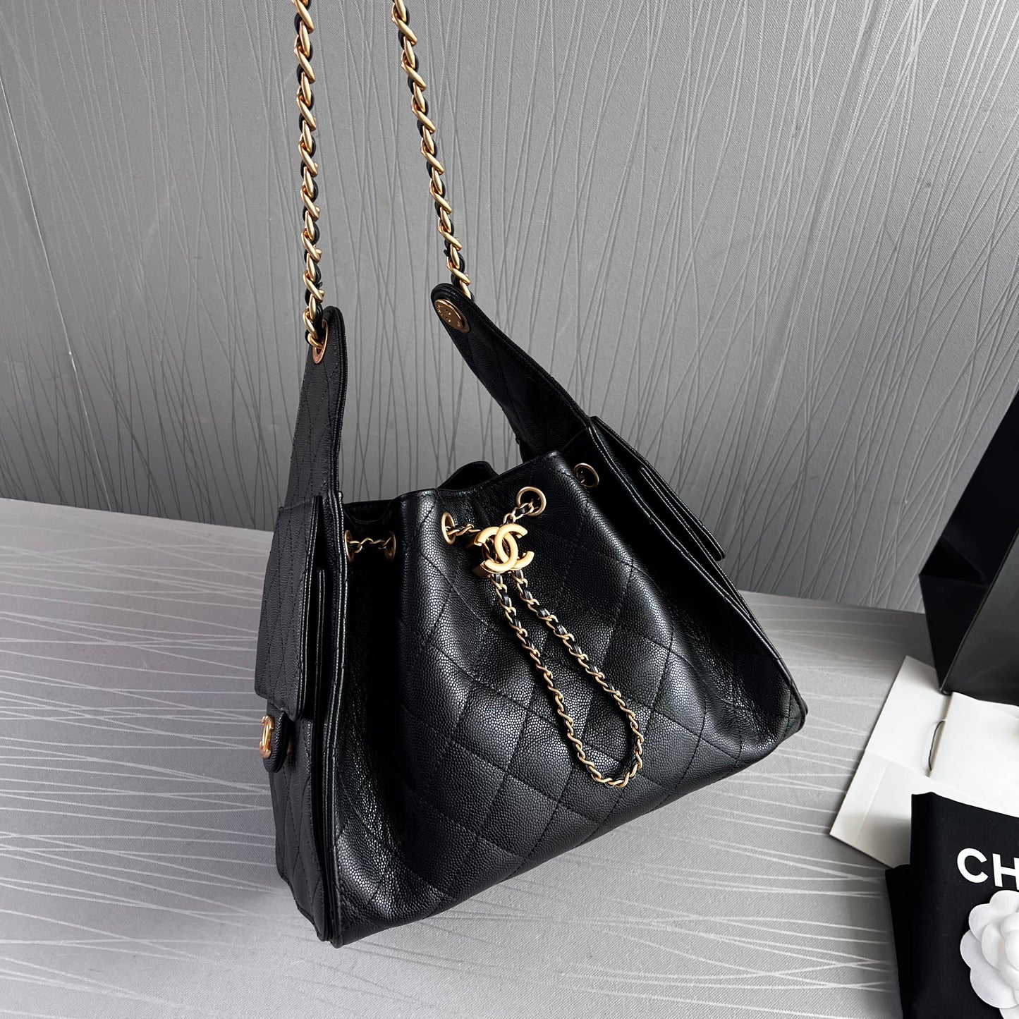 Bolso C 2-5 piel granulada color negro pequeña