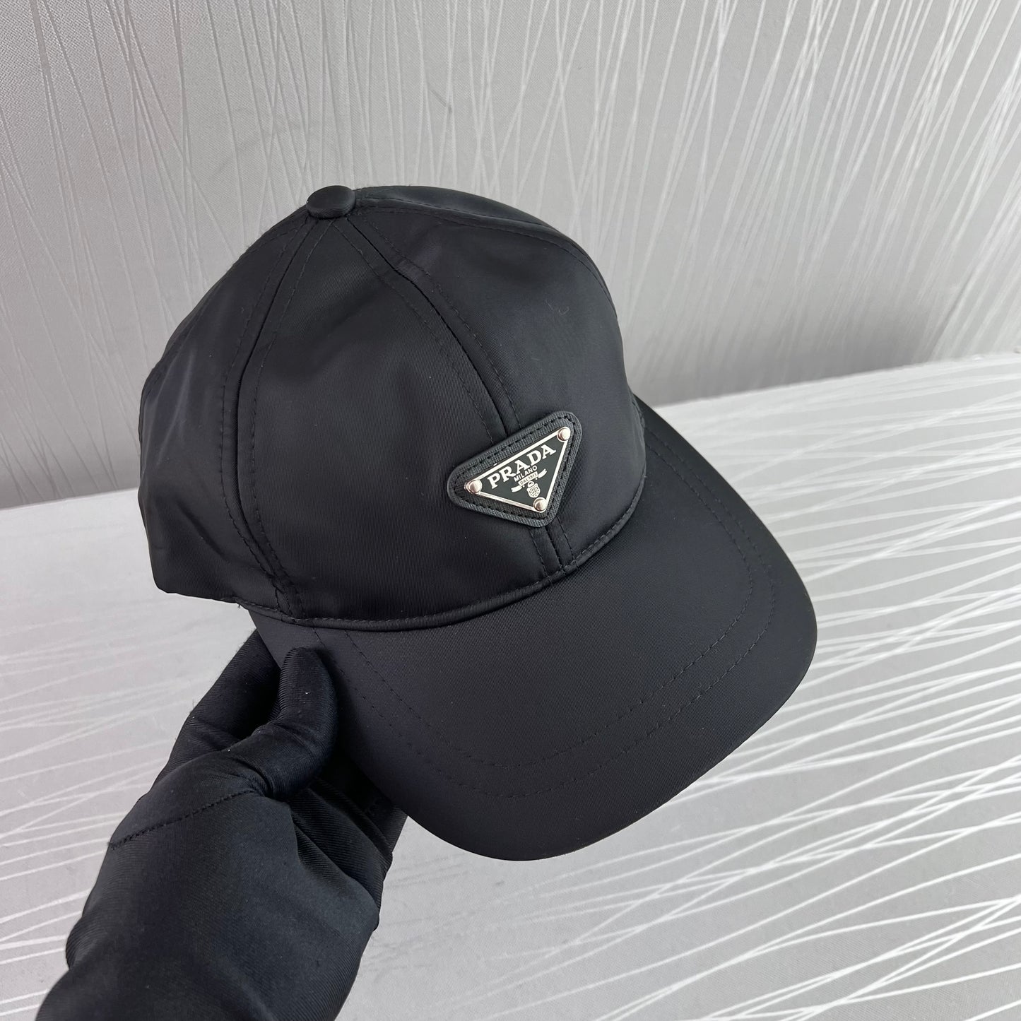 Gorra P nylon color negro