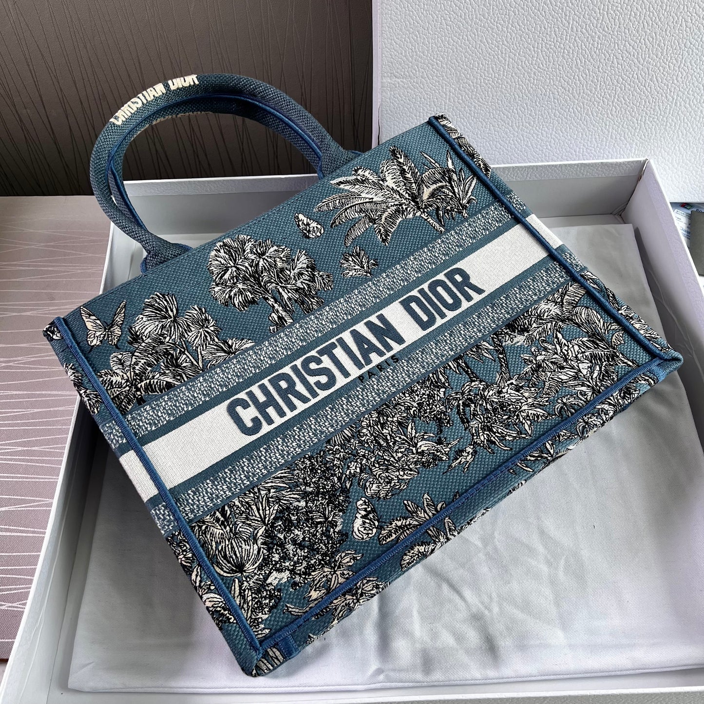 Bolso D Tote color azul con blanco