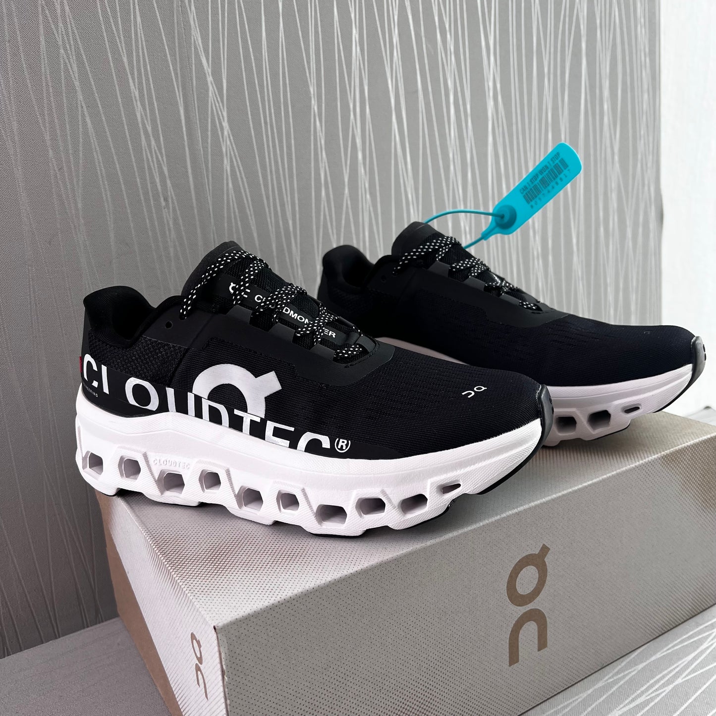 Sneakers O color negro con blanco