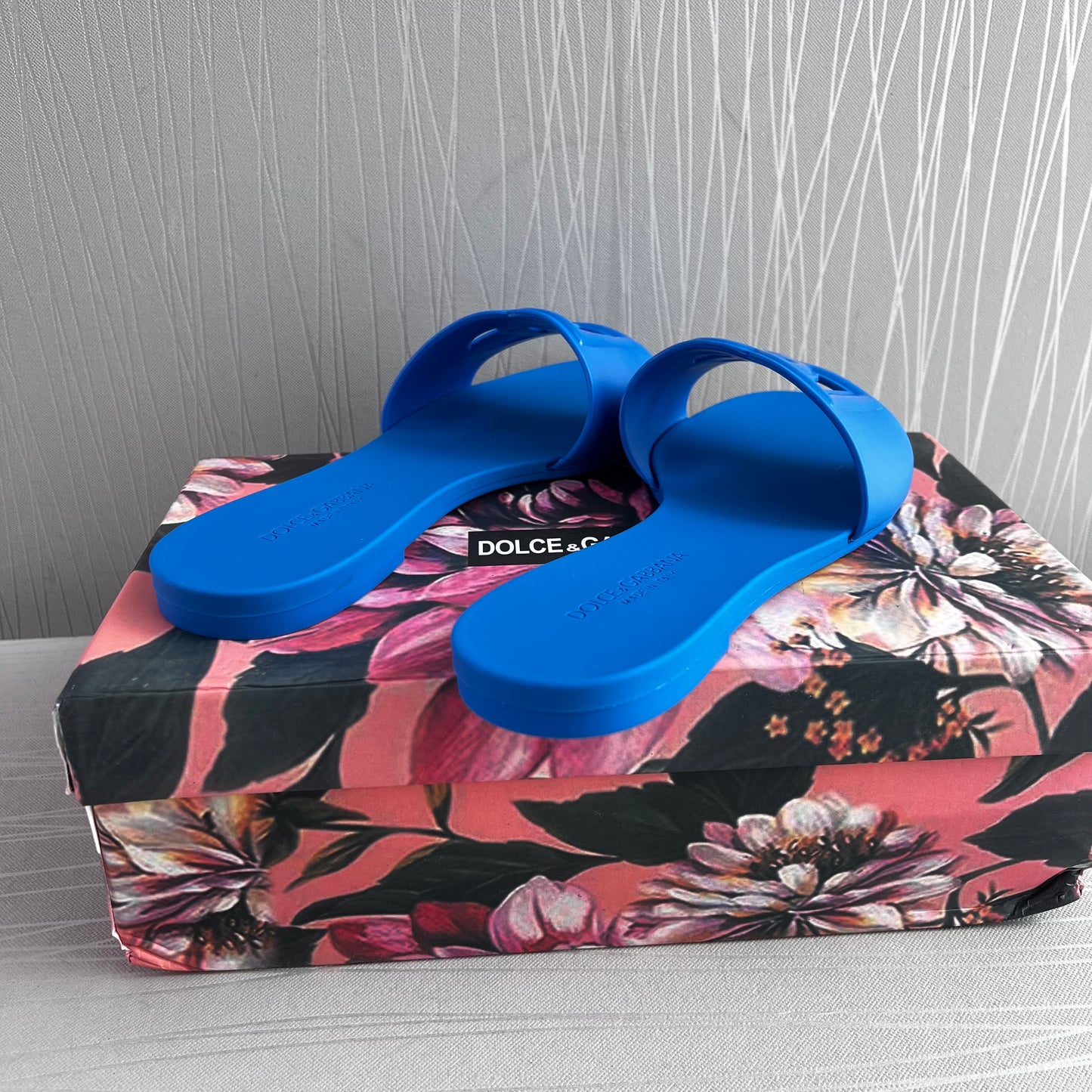 Sandalias D de hule color azul