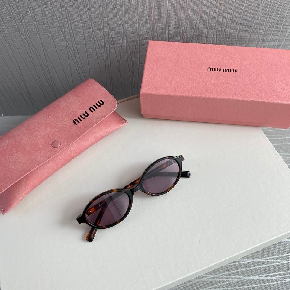 Lentes M en color morado con carey