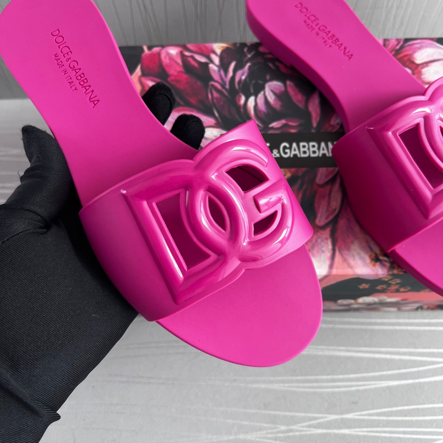 Sandalias D de hule color rosa