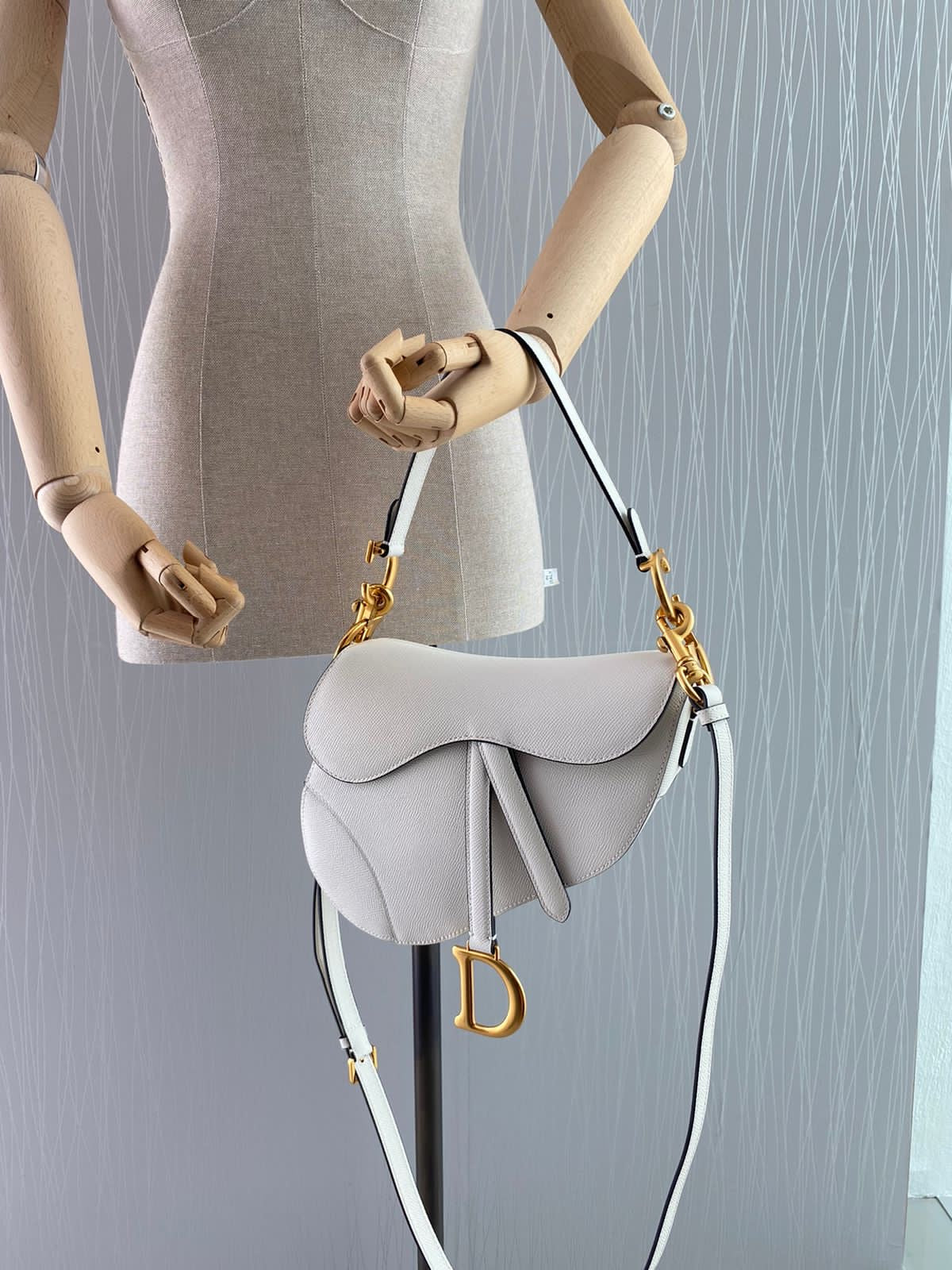 Bolso D piel grained color blanco