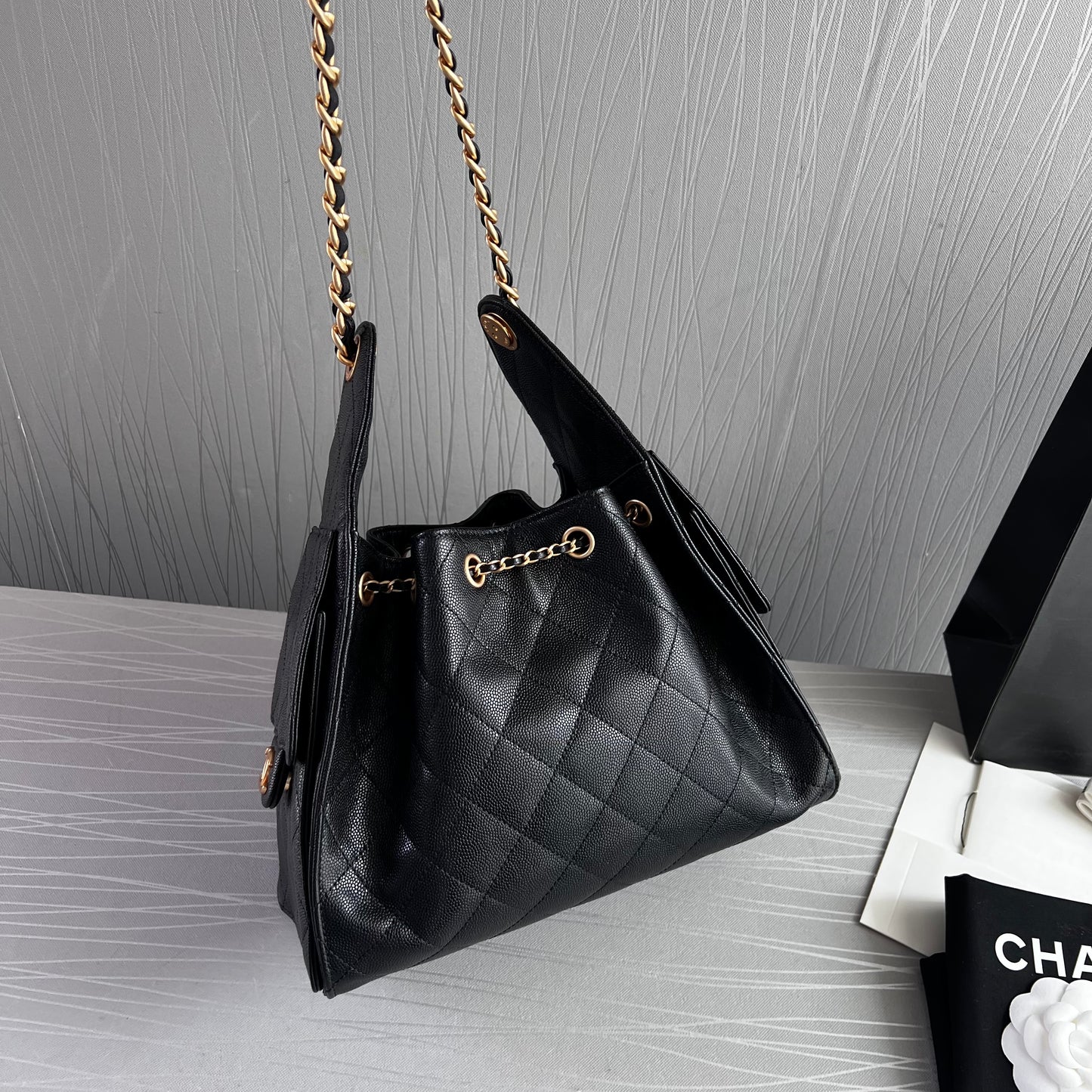 Bolso C 2-5 piel granulada color negro pequeña