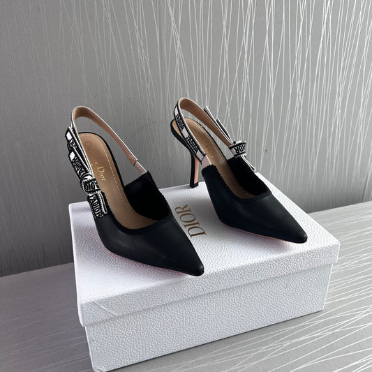 Zapatillas D piel color negro