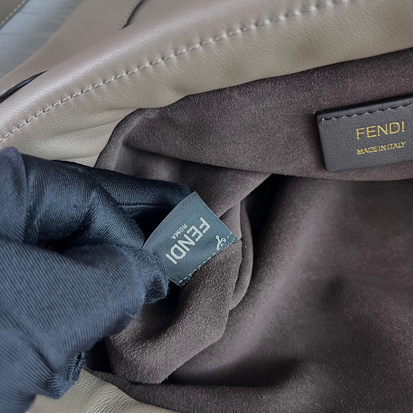 Bolso F piel color greige tamaño mediano