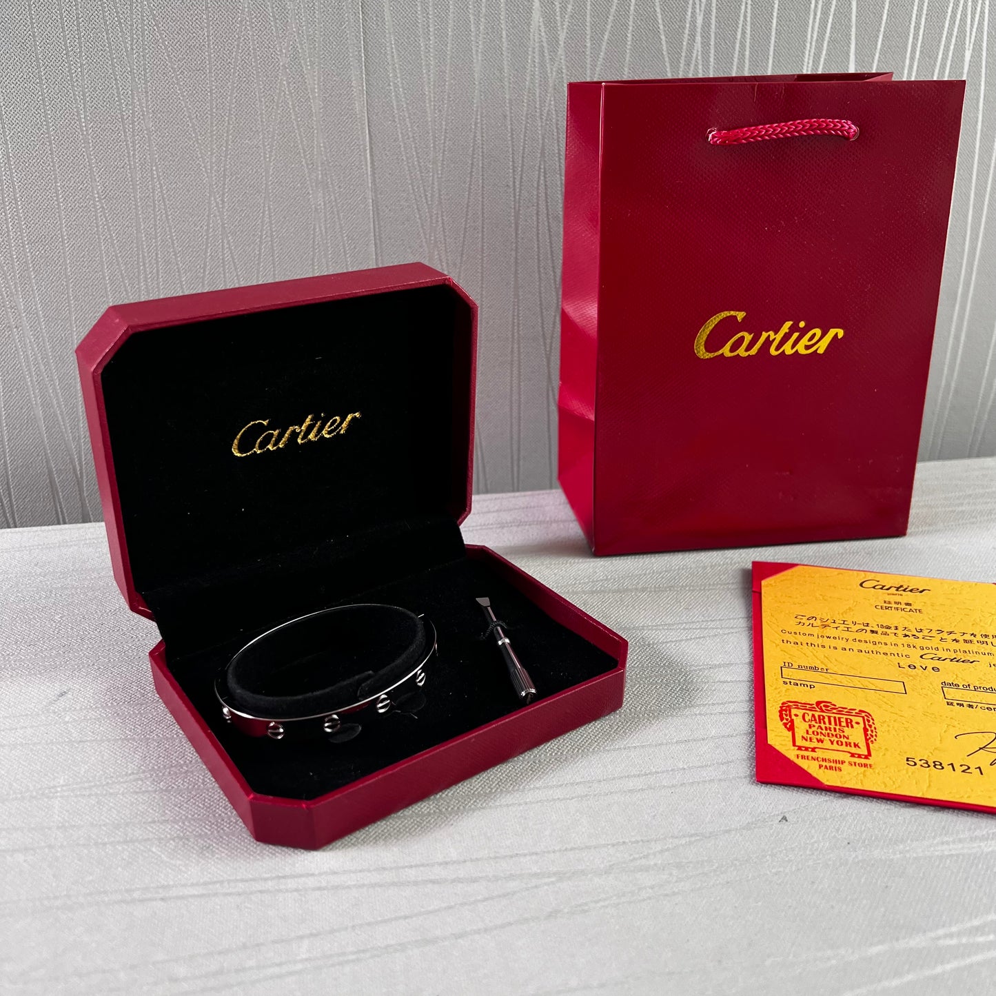 Brazalete C color plata