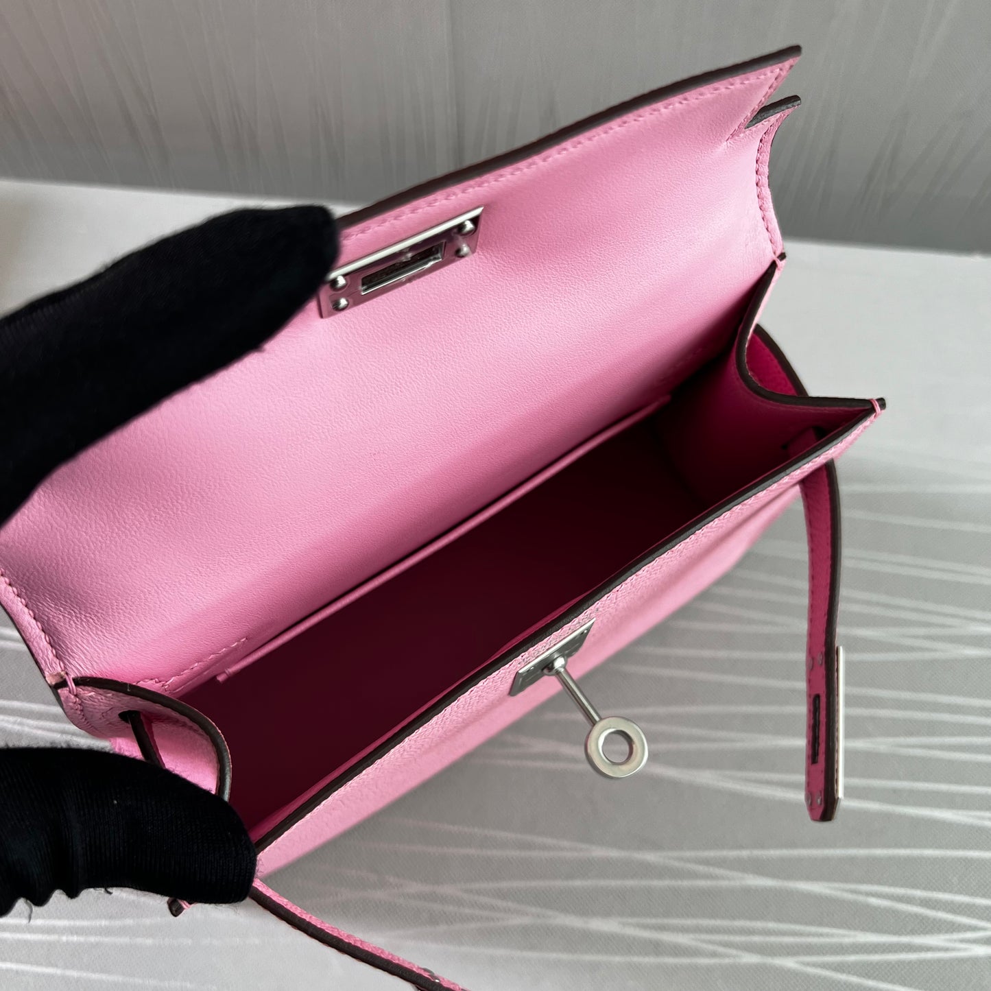 Bolso H piel en color rosa