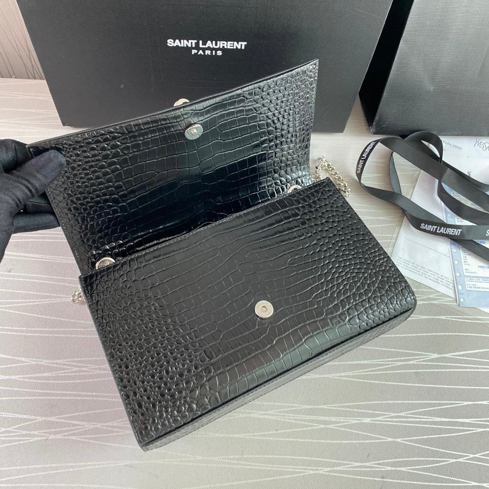 Bolso Y K-ate piel efecto cocodrilo color negra