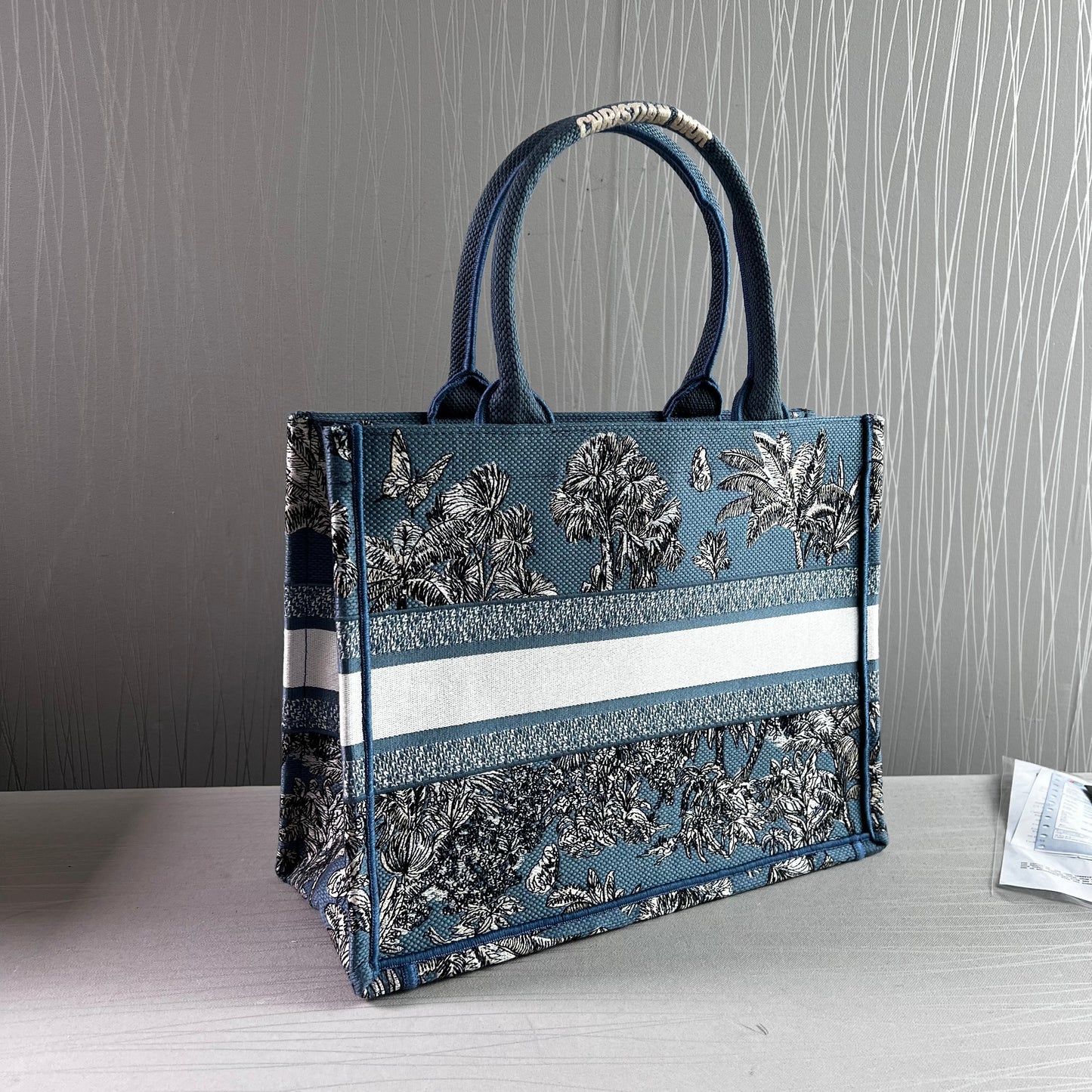 Bolso D Tote color azul con blanco