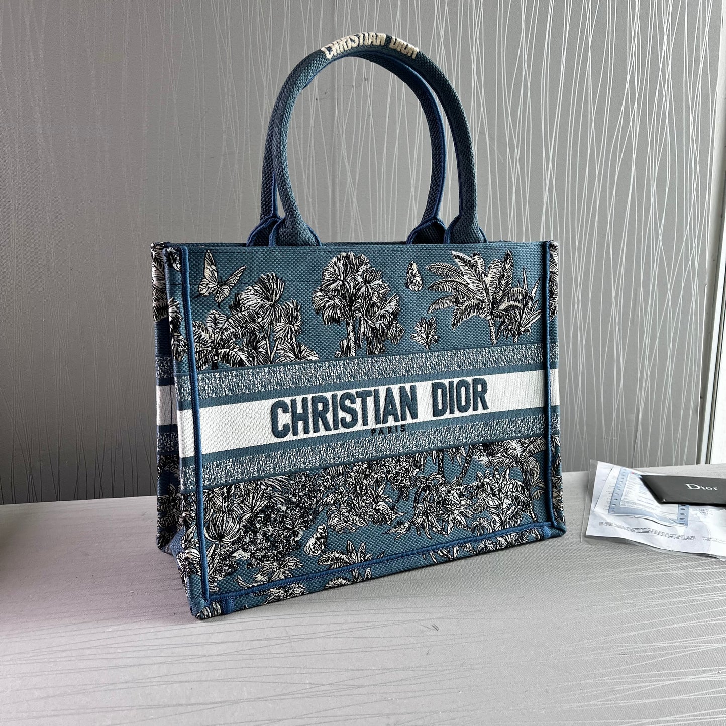 Bolso D Tote color azul con blanco