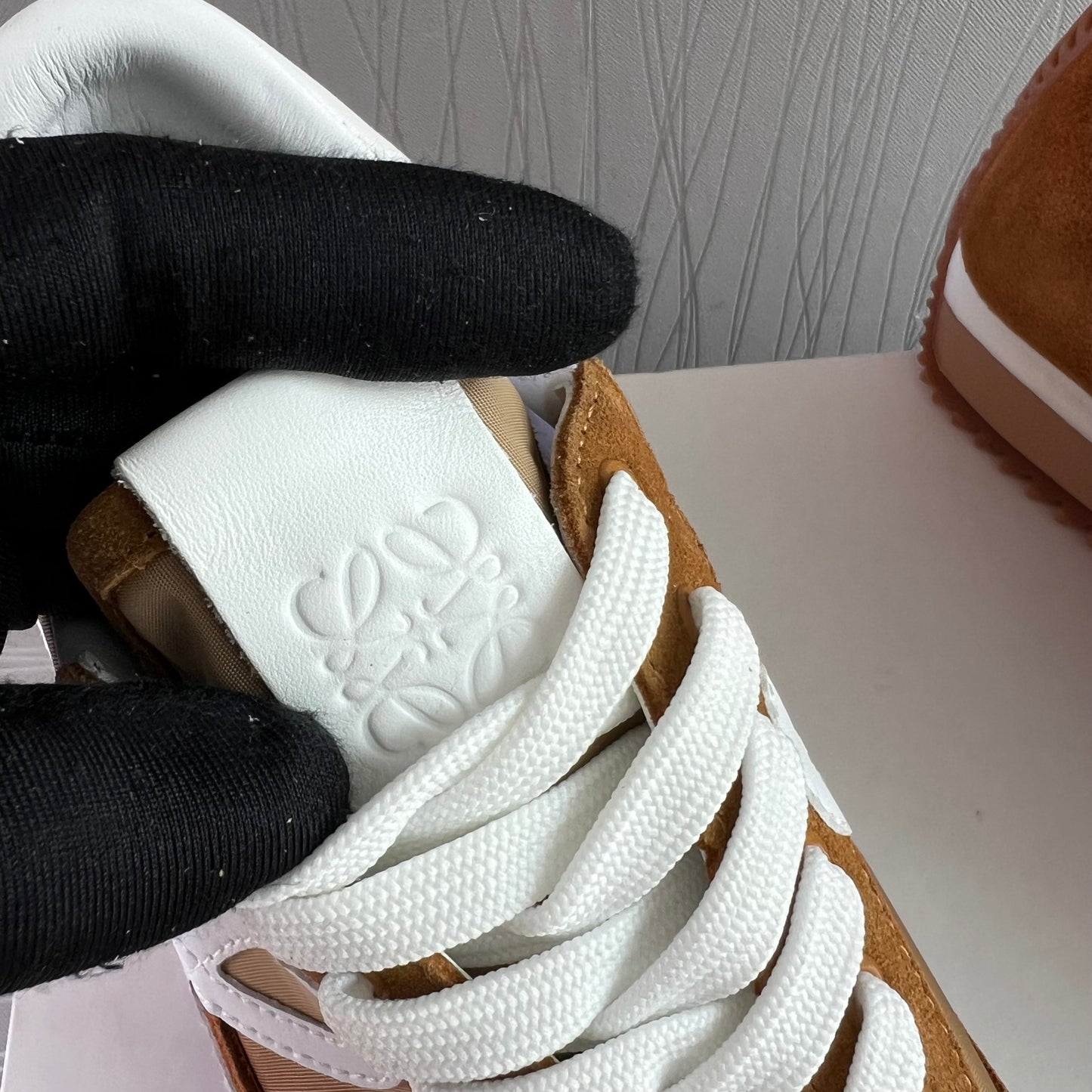 Sneakers L color beige con blanco