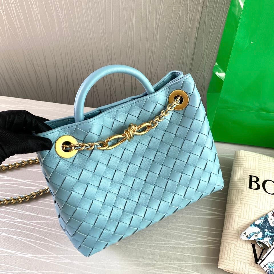 Bolso B A-ndiamo piel color azul con cadena