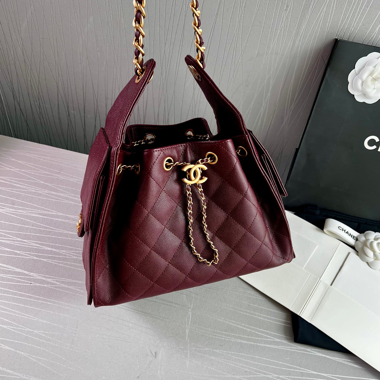 Bolso C 2-5 piel granulada color burdeos